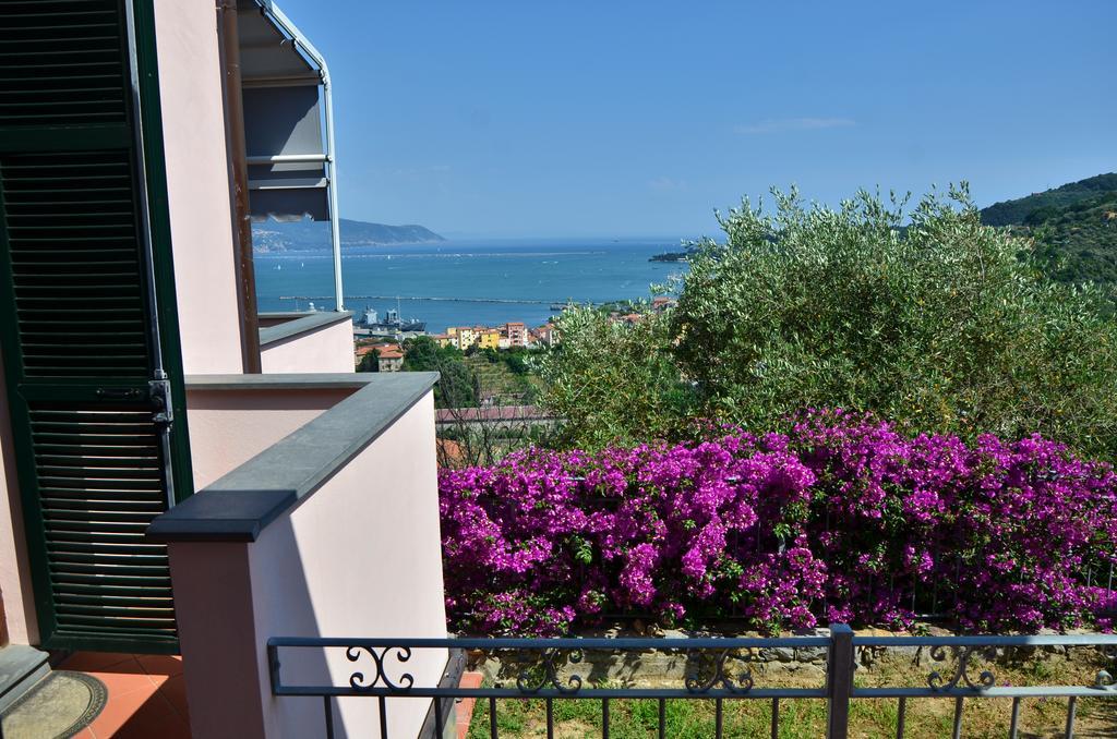 Villa Il Pettirosso La Spezia Exteriör bild