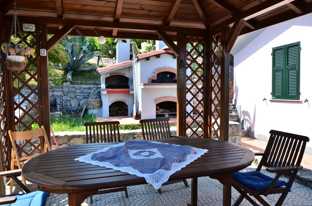 Villa Il Pettirosso La Spezia Exteriör bild
