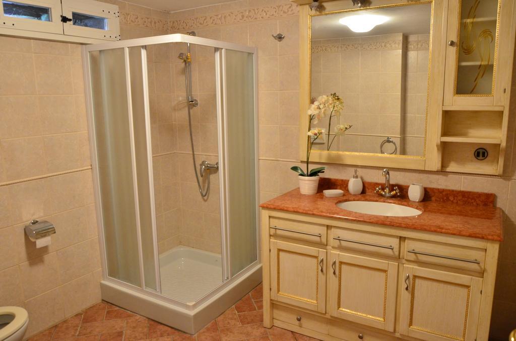 Villa Il Pettirosso La Spezia Exteriör bild
